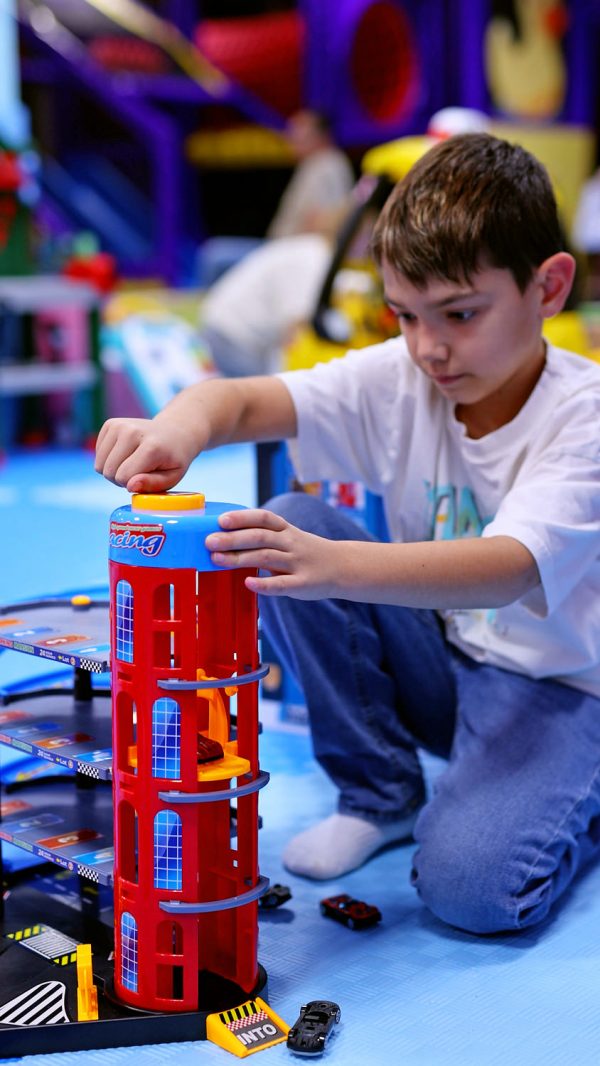 City parking - viacposchodové parkovisko s autíčkami